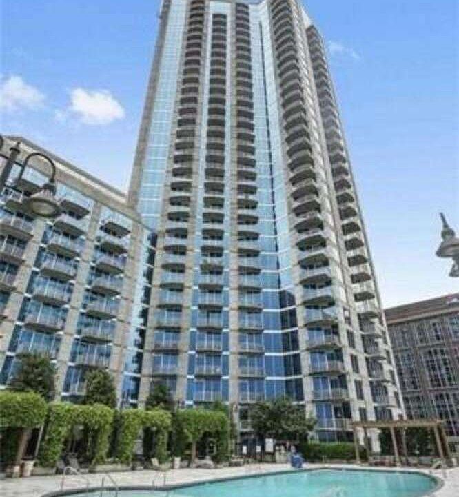 1st image of 400 W Peachtree St NW Unit 3910