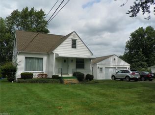 10750 Lawndale Dr, Parma Heights, OH 44130