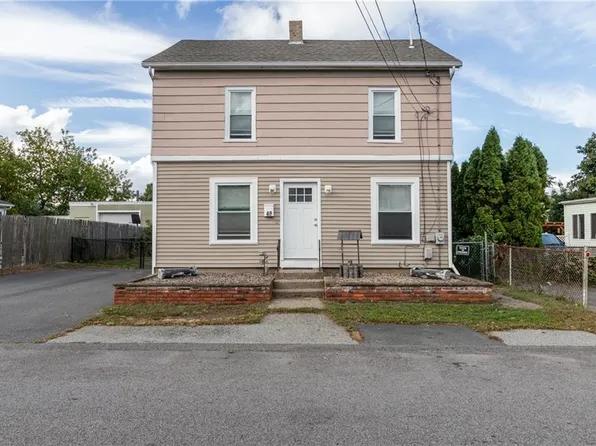 40 Dickens St, Pawtucket, RI 02861