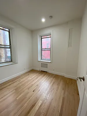 Rented by Current Real Estate Advisors | media 26