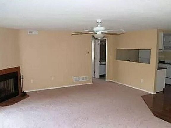 4th image of 6 Copper Beech Dr
