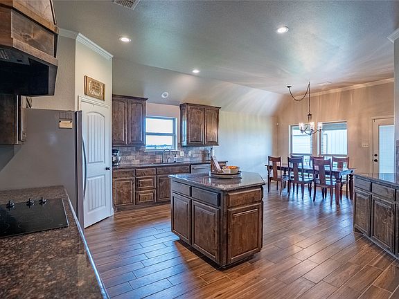 4th image of 7816 Loma Ln