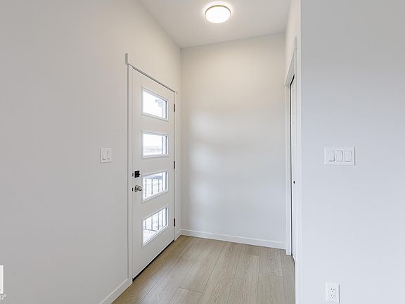 3rd image of 3828 38th St