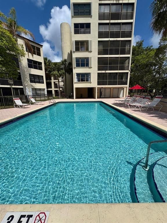 2314 S Cypress Bend Drive Unit 614, photo 3