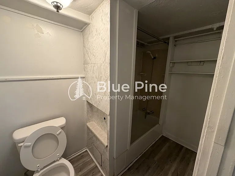 560 Oneida Ave #1 — Photo 7