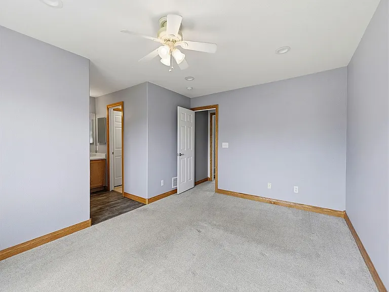 1650 Oak Creek Dr — Photo 12