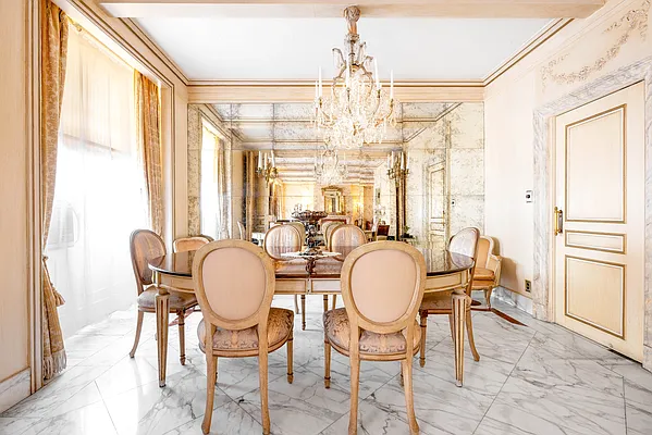 Sold by Compass | media 21