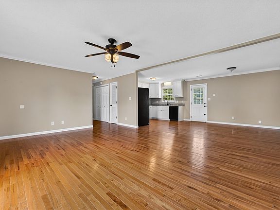 4th image of 204 Ruf Dr