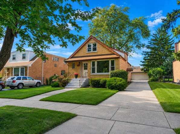 4232 W 109th St, Oak Lawn, IL 60453