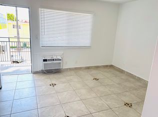 7101 Alabama Ave APT 11, Canoga Park, CA 91303