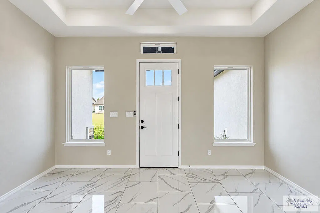 3 bed, 2.0 bath, 1183 sqft, $1,700 — Photo 3