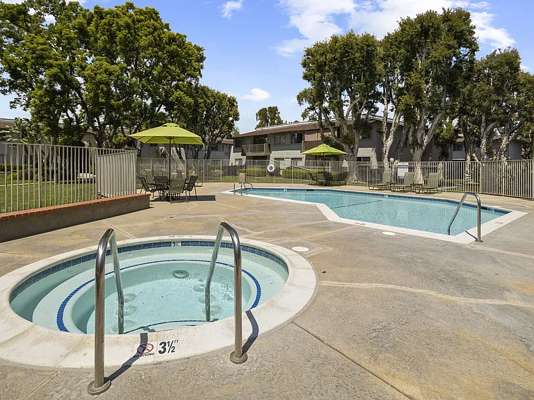Community pool and spa at Strada Apartments in Orange, CA