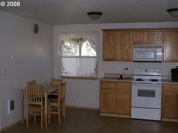 3rd image of 601 W 1st St Unit 10