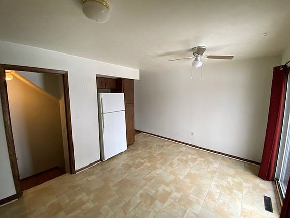 5th image of 1162 McCarley Dr E