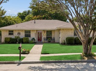 1043 Cherrywood Ln, Carrollton, TX 75006