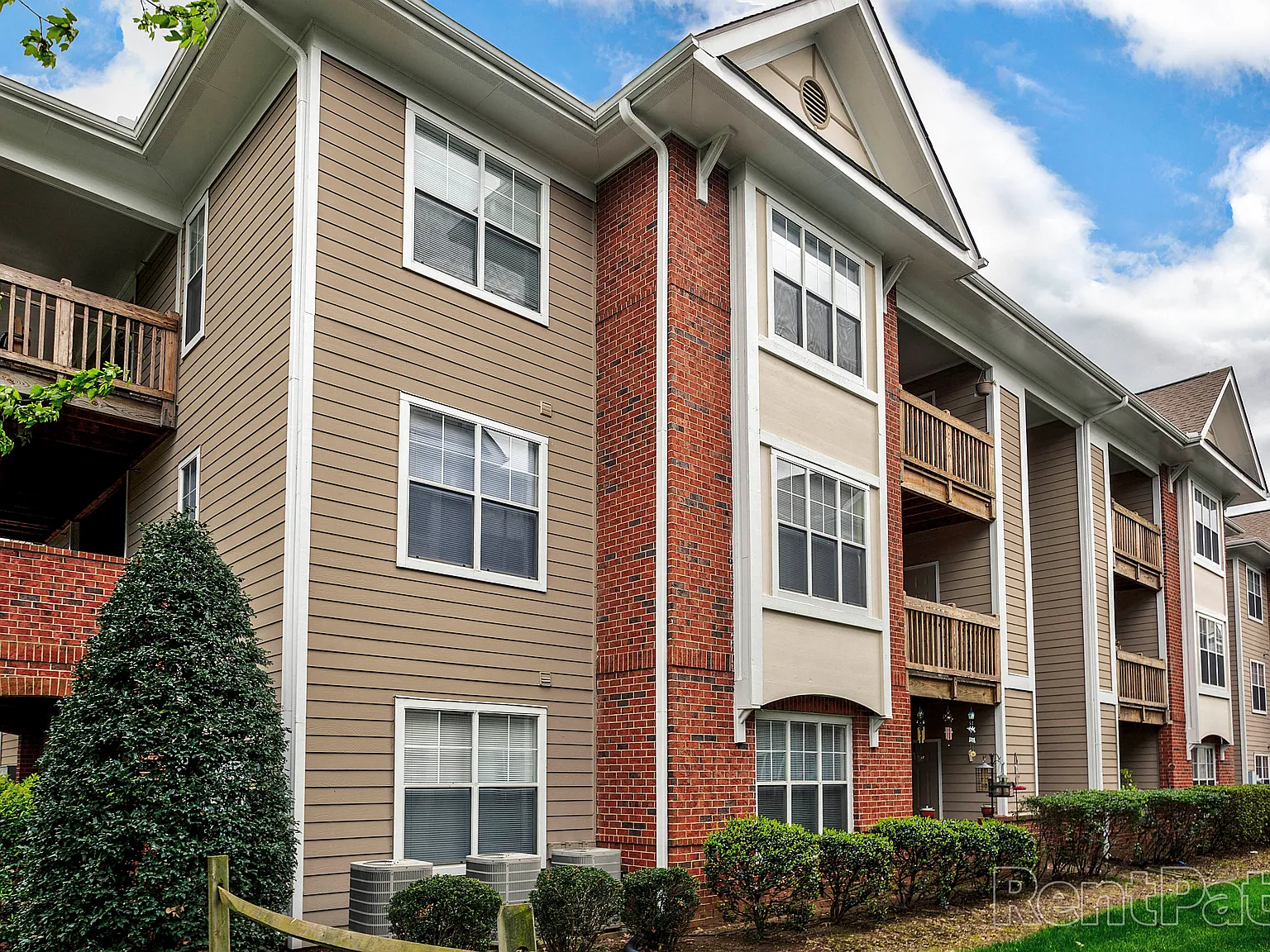 Riverwalk Apartment Homes — Photo 2