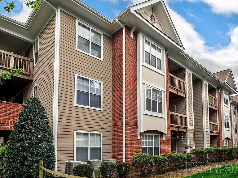 Riverwalk Apartment Homes — Photo 2