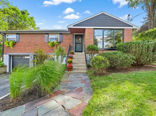 3 Pheasant Ln, Woburn, MA 01801