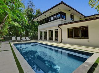 5735 N Bay Rd, Miami Beach, FL 33140