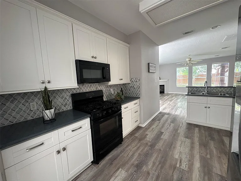 12311 Granite Woods Ct — Photo 35