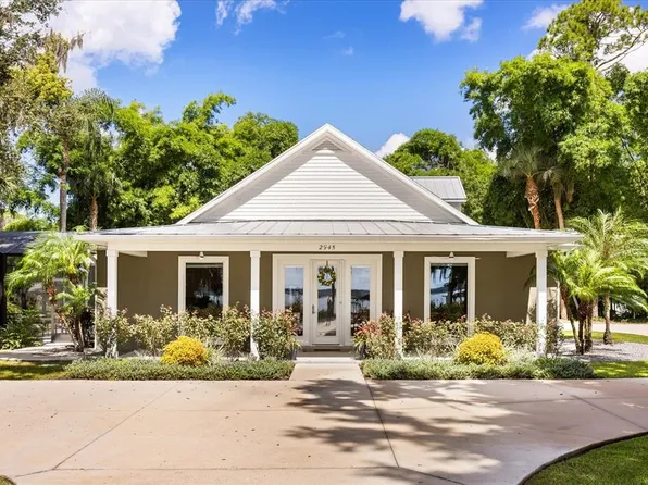 2945 Lakeshore Dr, Mount Dora, FL 32757