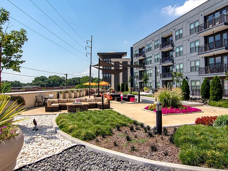 Station R Apartments — Photo 29