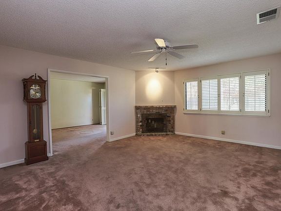 4th image of 4421 Glenmont Dr