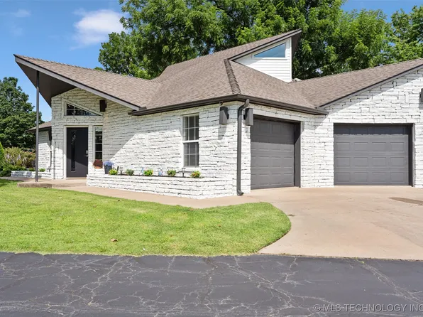 56901 E Walnut Dr, Afton, OK 74331