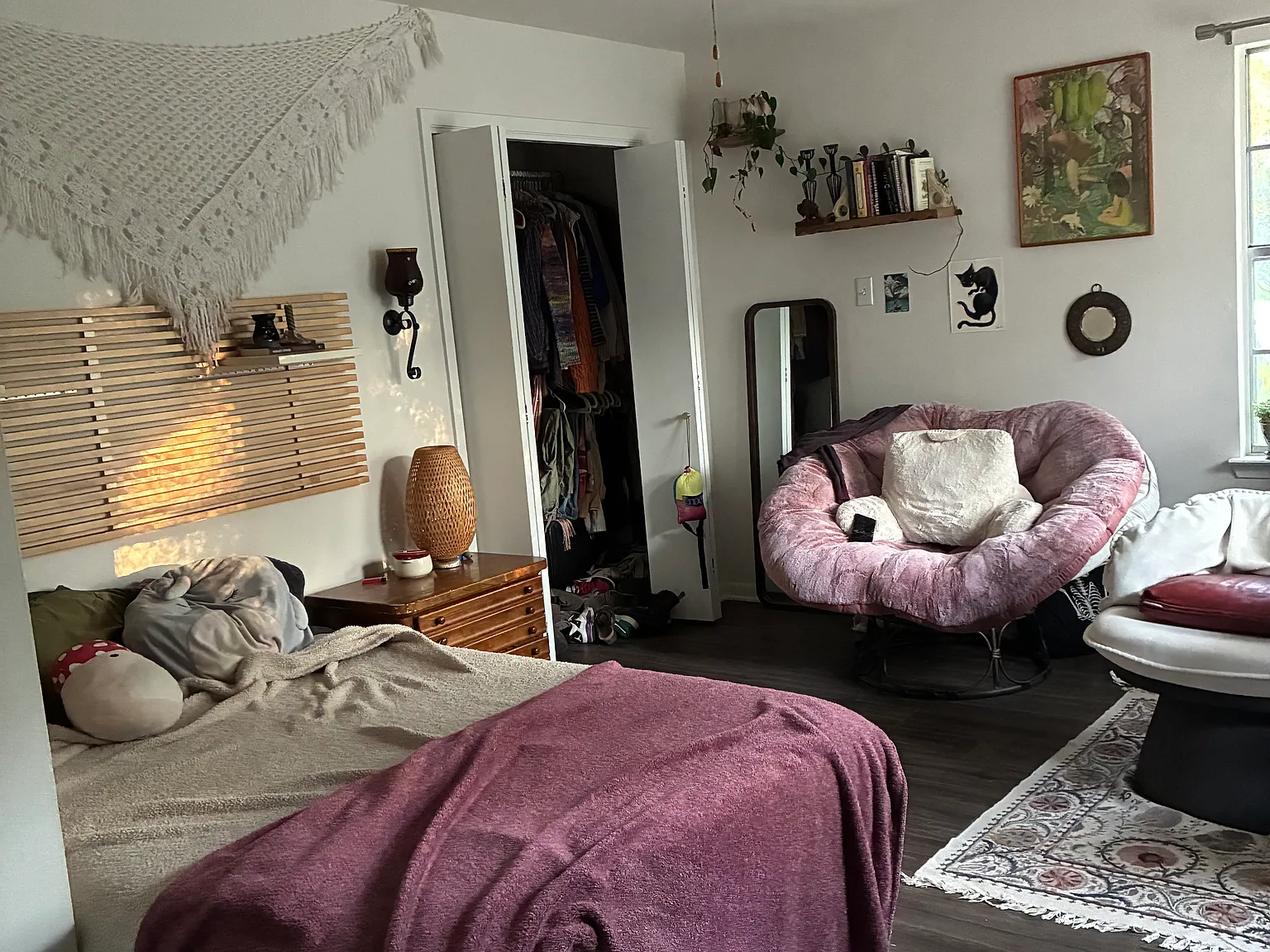 4 bed, 2000 sqft, $1,000 — Photo 1