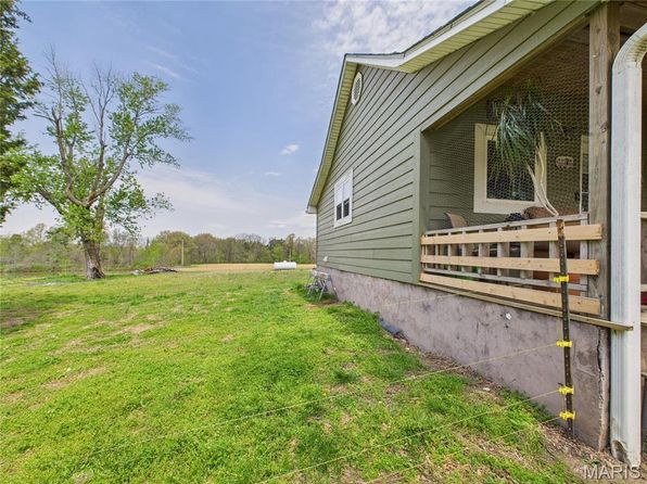 4627 County Road 651, Bernie, MO 63822