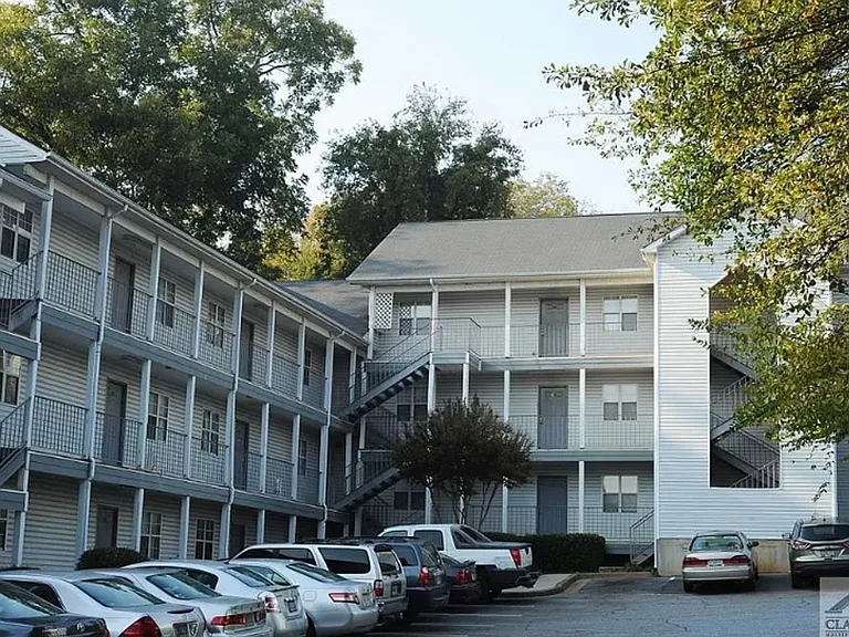 North Campus area rental — Photo 1