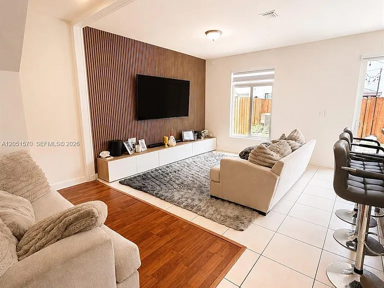 5724 NW 112th Pl #5724 — Photo 4