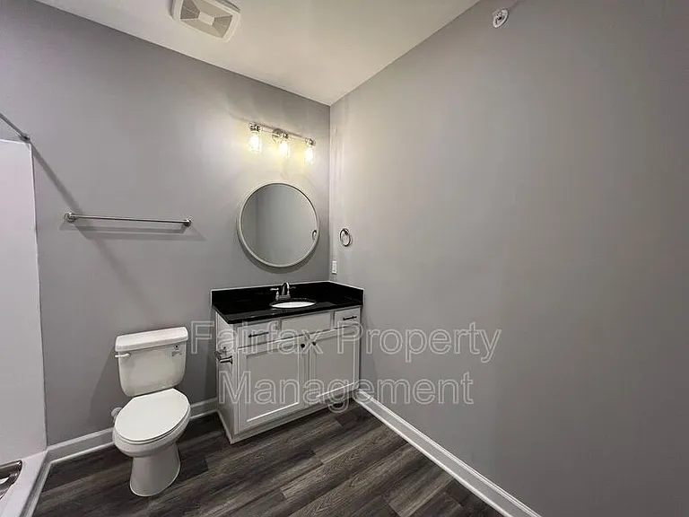 518 Boone St #101 — Photo 6