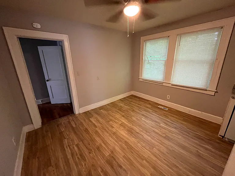 1147 Mimosa Dr — Photo 8