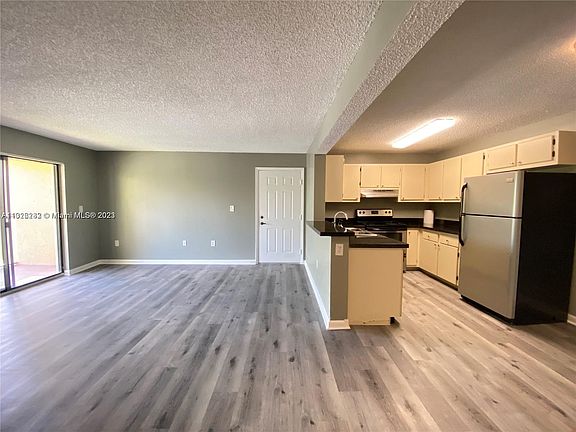 5th image of 200 Palm Cir W APT 302