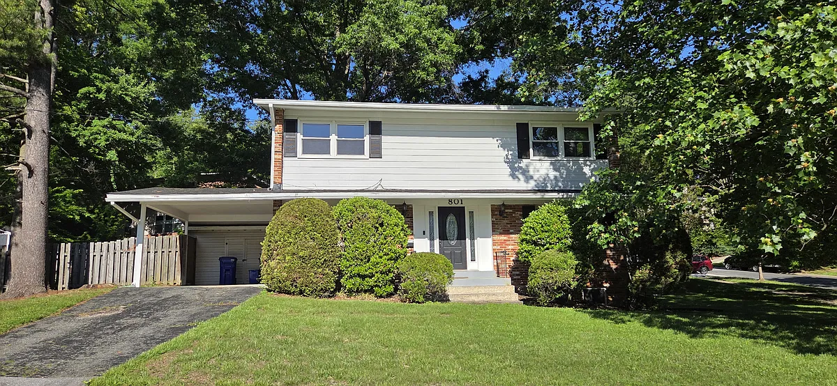 Building Photo - 801 Schindler Dr
