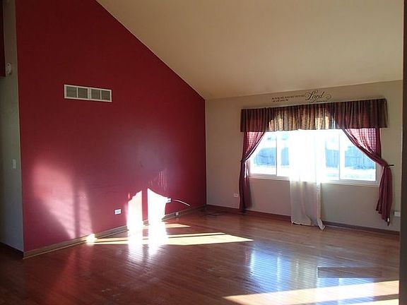 2nd image of 102 Baybury Dr