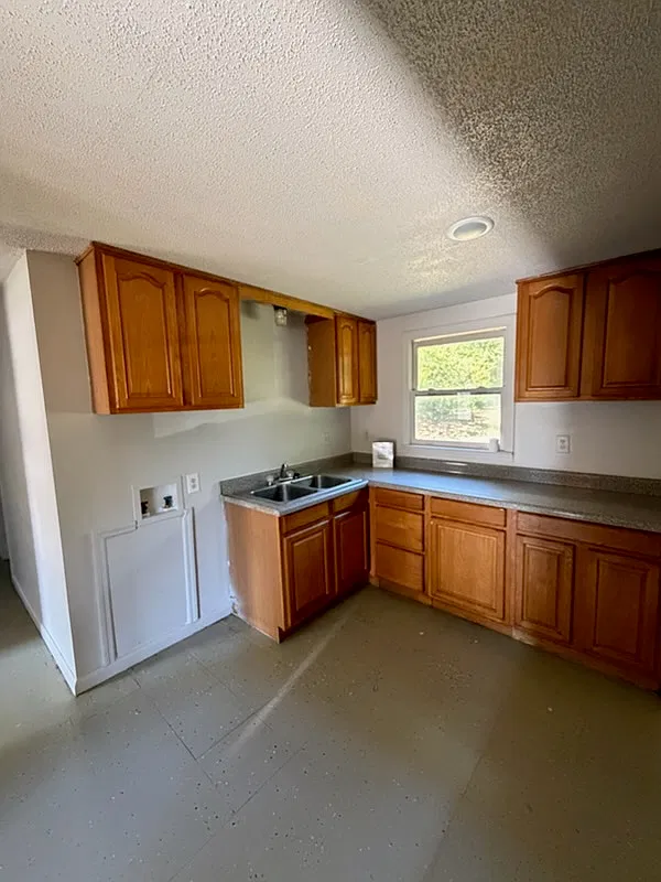 213 Elliott Street - 1 — Photo 2
