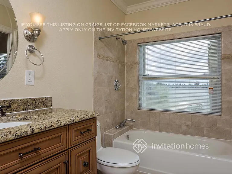 10900 SW 42nd St — Photo 16