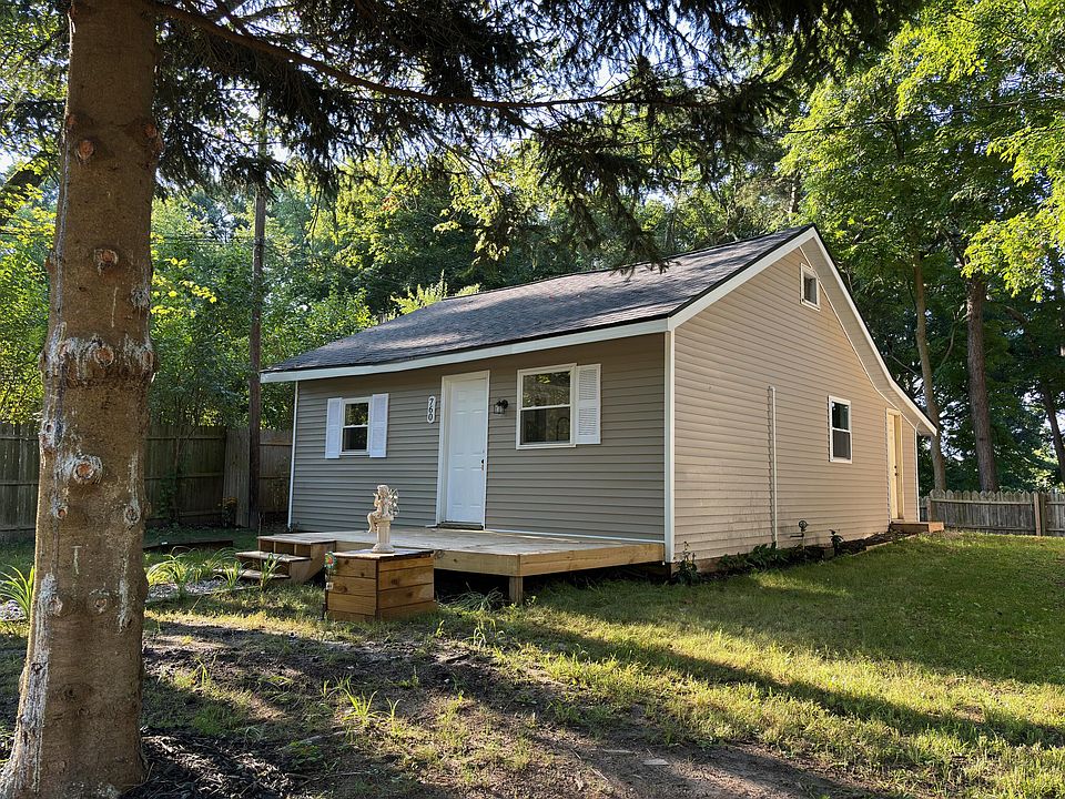 1st image of 760 Clarkson Dr NE