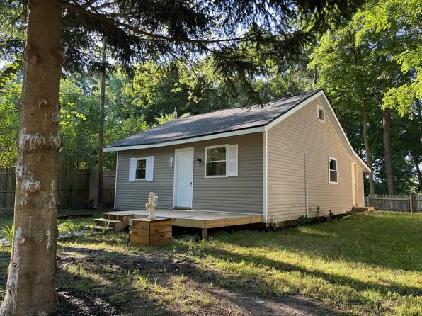 760 Clarkson Dr NE, Sparta, MI 49345