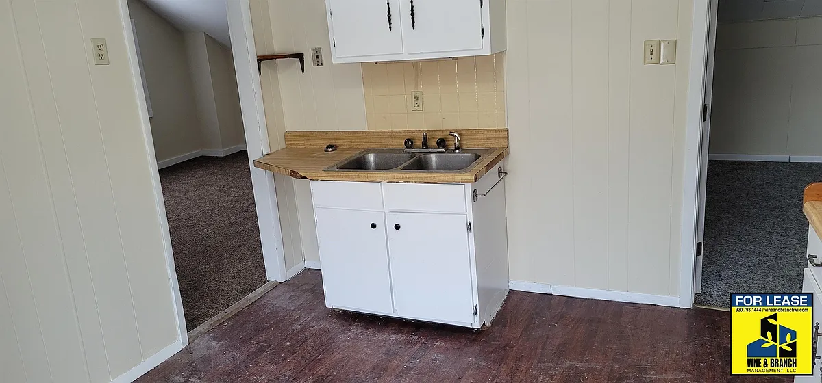 Photo 2 of 15 - 1136 Geele Ave #1136A - Sheboygan, WI Building Photo - 1136 Geele Ave #1136A