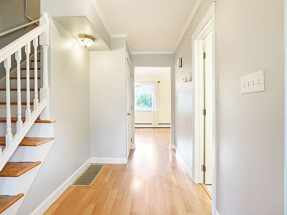 3rd image of 6272 Oakhurst Dr