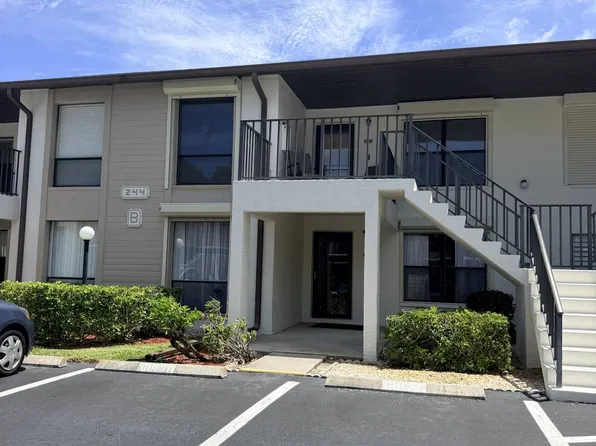 244 Pebble Beach Cir APT B103, Naples, FL 34113