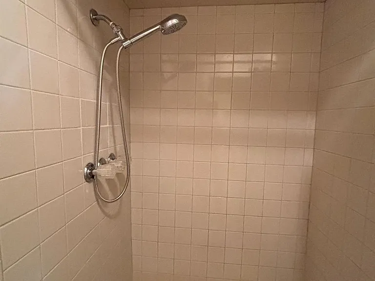 2710 Briarhurst Dr #5 — Photo 28