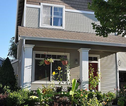 Covered sitting porch