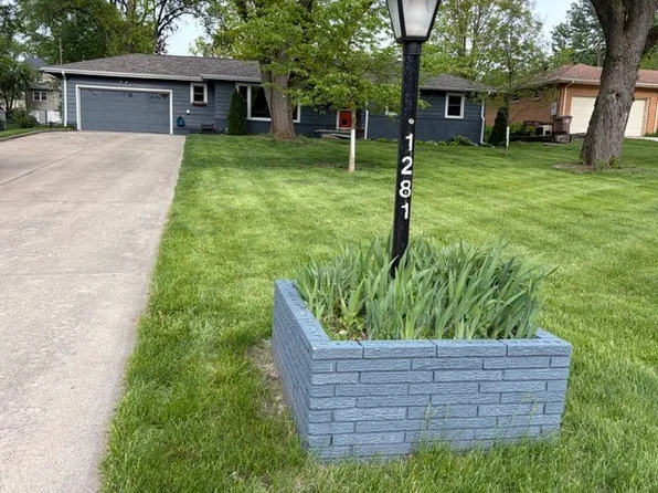 1281 16th St, West Des Moines, IA 50265