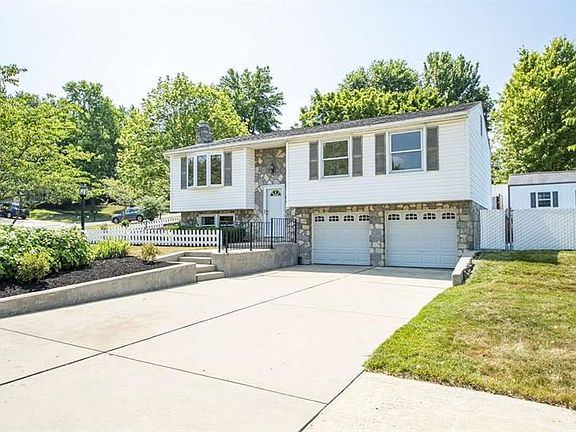 4th image of 305 Meadow Dr