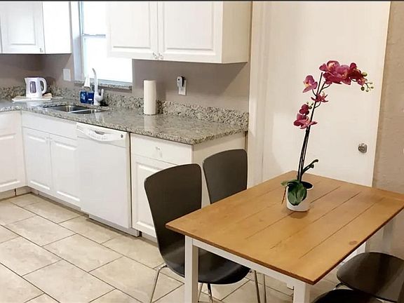 3rd image of 3815 Trovati St