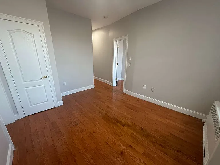 6310-12 Broadway #44 — Photo 6